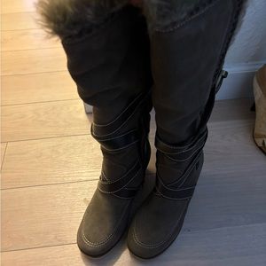 Winter boots for sale! Worn once